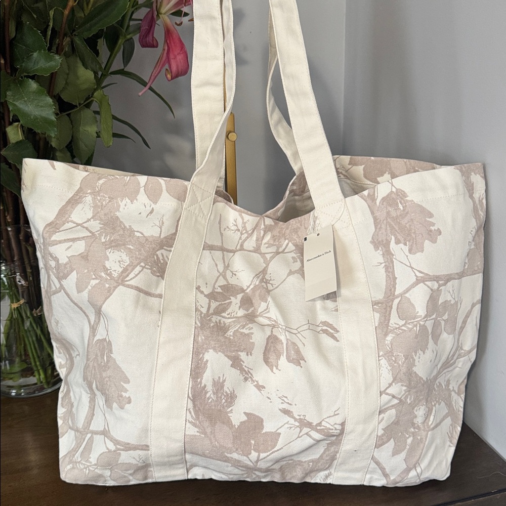 Abercrombie & Fitch XL tote - Picture 2 of 8